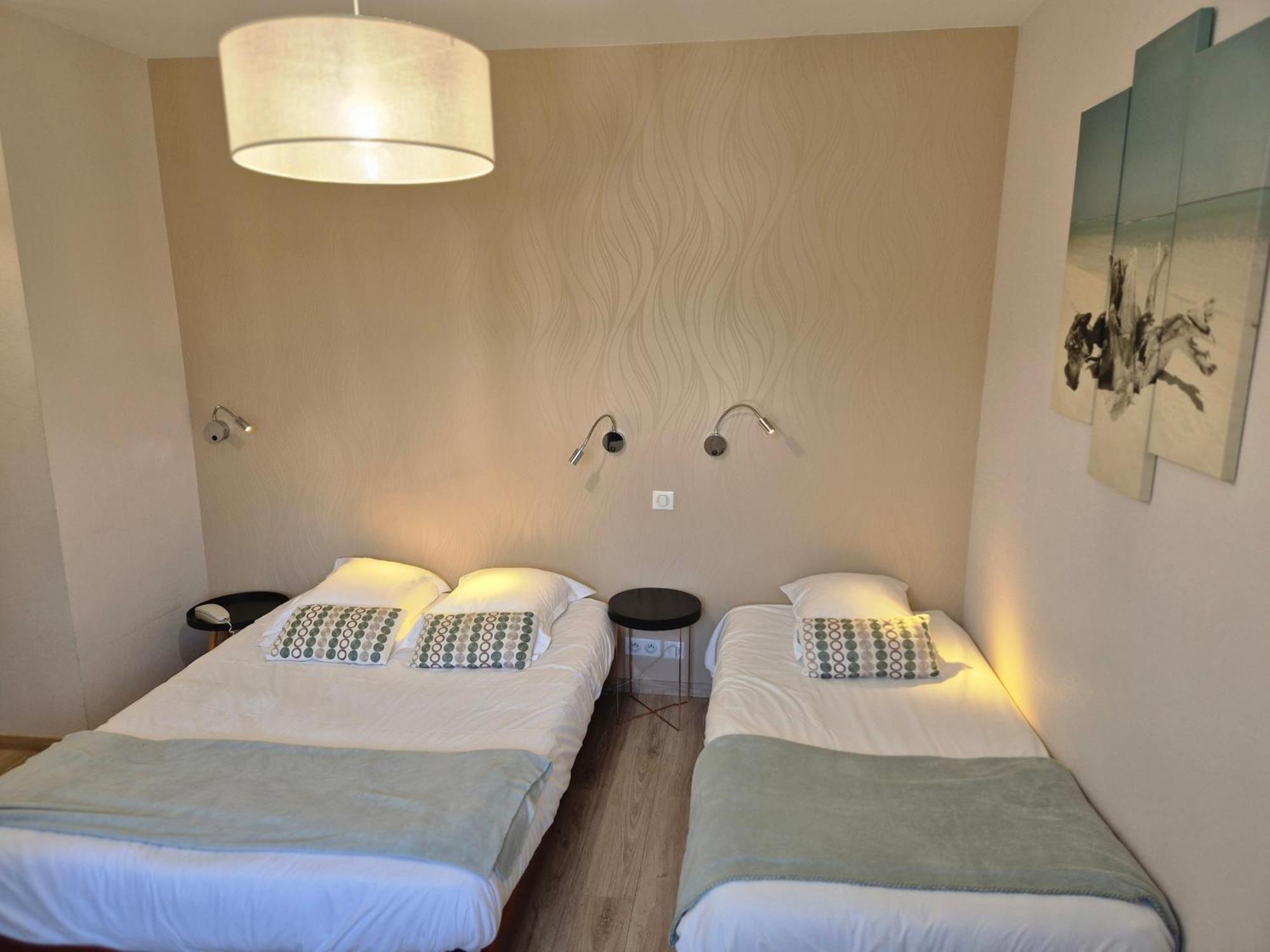 Naves  Logis Hotel Restaurant L'Oustal מראה חיצוני תמונה